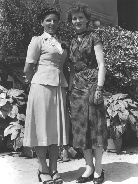 Mutter mit Fünflieber Matins Frau 1954